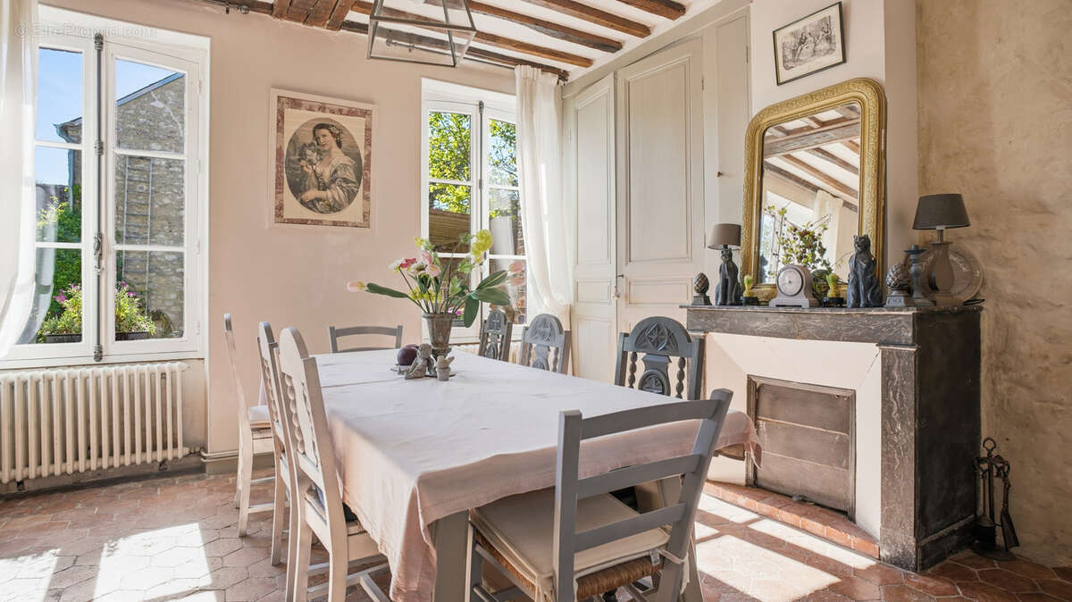 Maison à GREZ-SUR-LOING