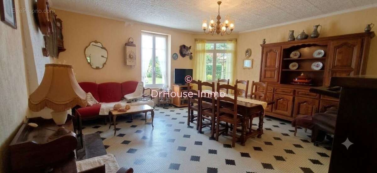 Maison à COMMEQUIERS