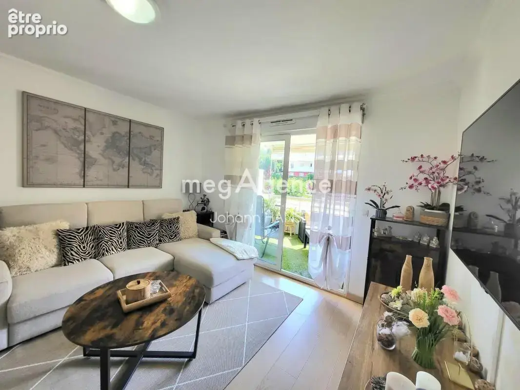 Cavalaire-sur-mer – t2 rénové 42 m² – terrasse – piscine – parking privatif - photo 3