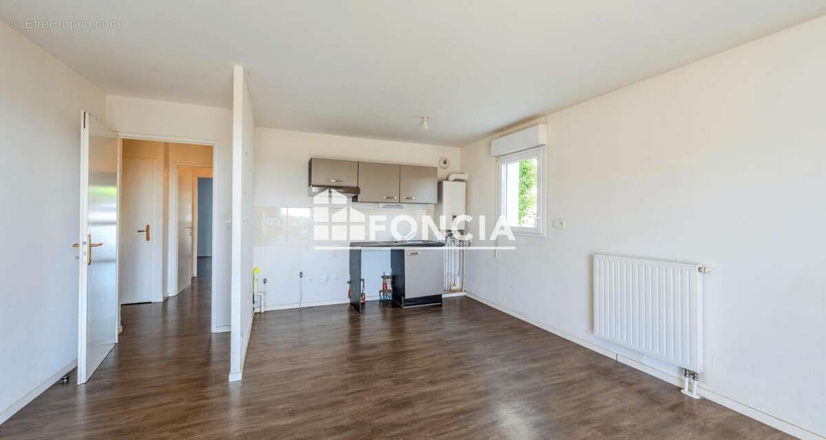 BOHARS - Appartement T4 avec place de parking dans résidence récente - photo 6