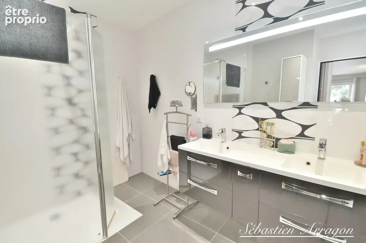 PUJOLS (47)-188 m² de confort et d’espace, 4 chambres, piscine et triple garage - photo 19