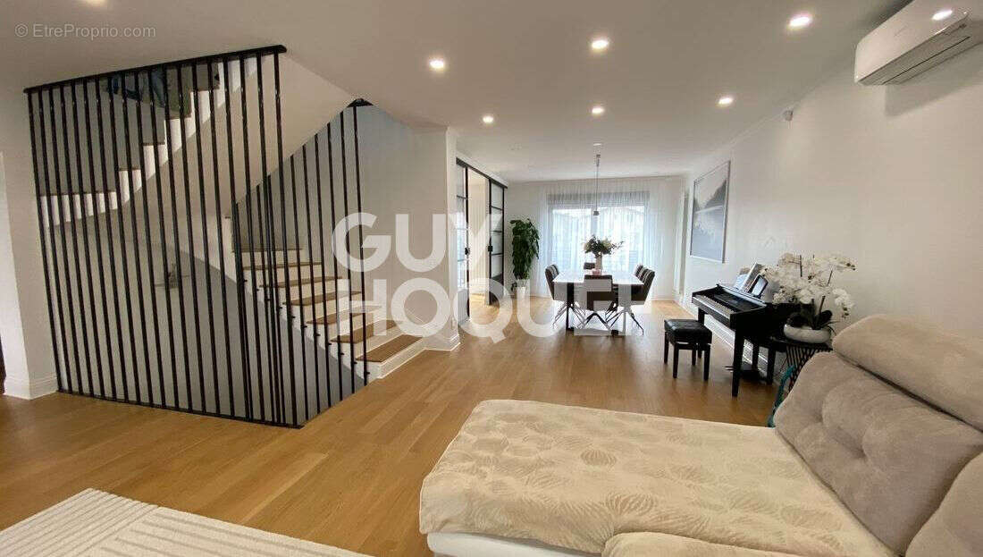 Maison à LES PAVILLONS-SOUS-BOIS