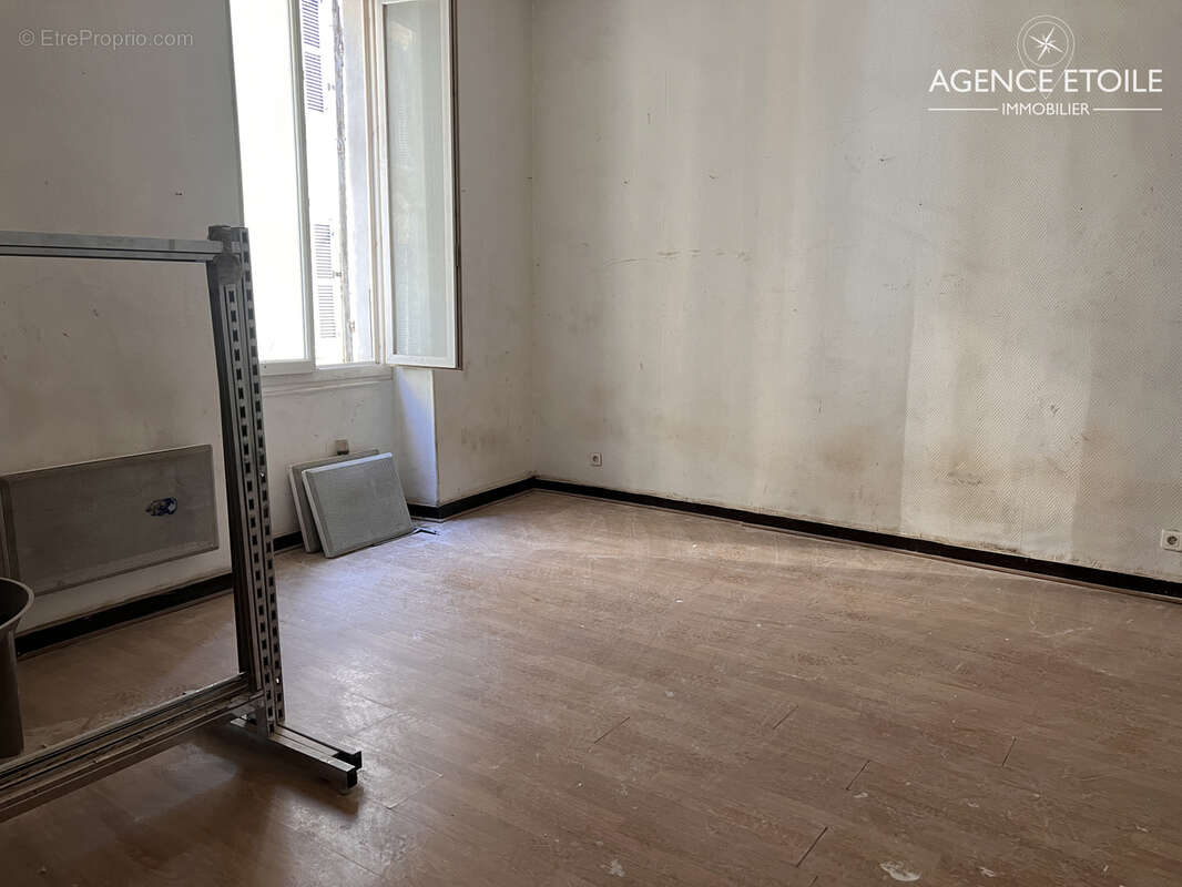 3 LOTS A VENDRE — Local commercial + 2 appartements — 55 rue Tapis Vert, 13001 Marseille - photo 5
