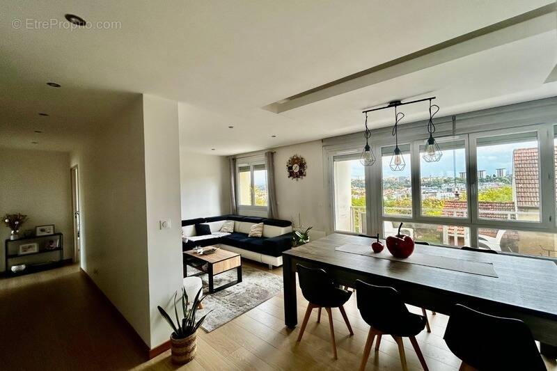 Appartement à LYON-9E