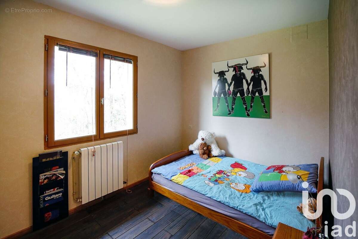 Maison 130 m² à Saint-Loubes  - photo 8