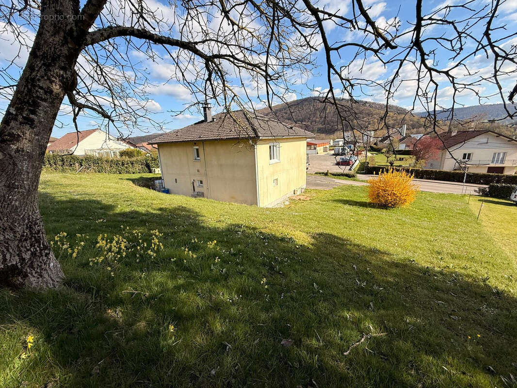 Maison à CLERVAL