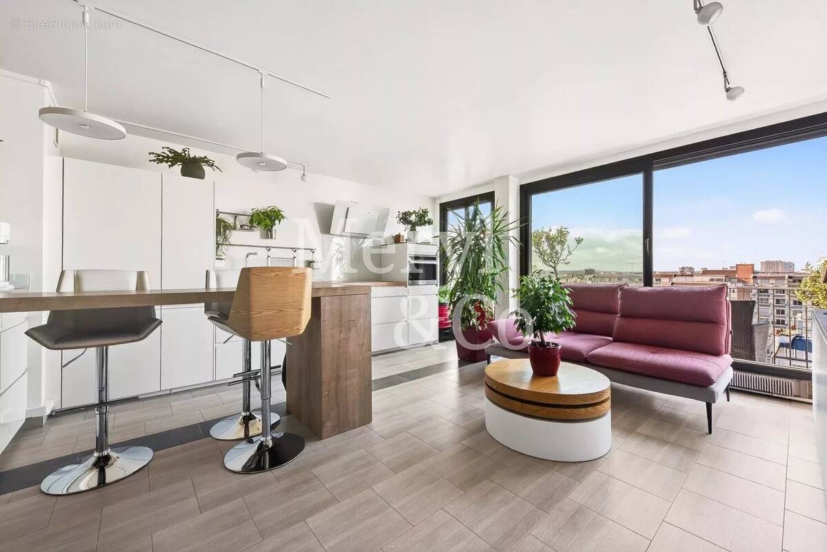 Appartement à PARIS-14E