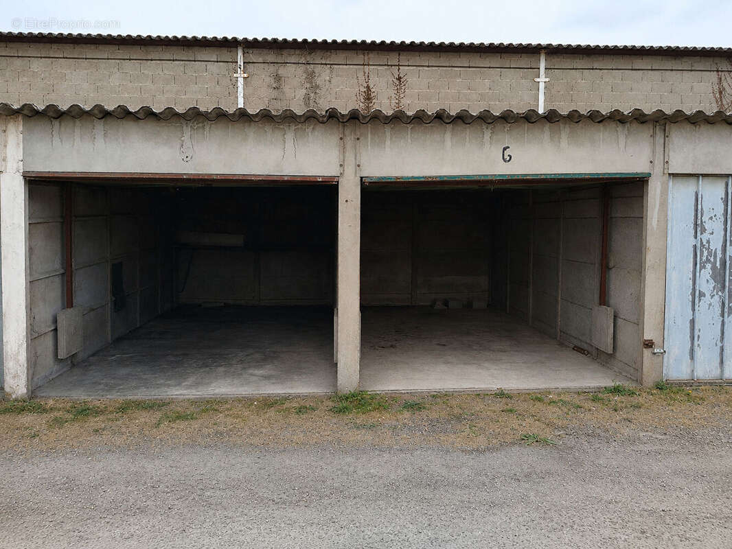 Parking à VERDUN-SUR-LE-DOUBS