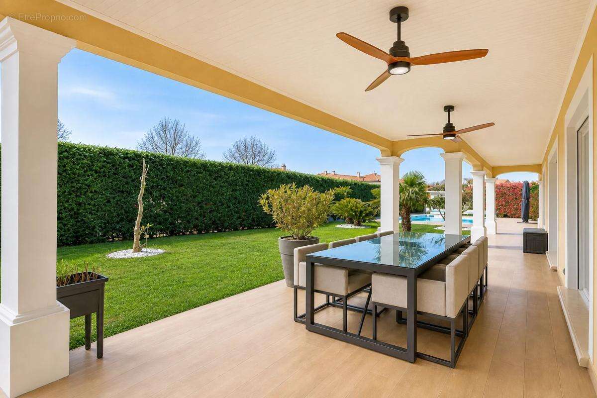Maison familiale de 176m² – Matériaux de qualité, aucun travaux, cadre très paisible - photo 16
