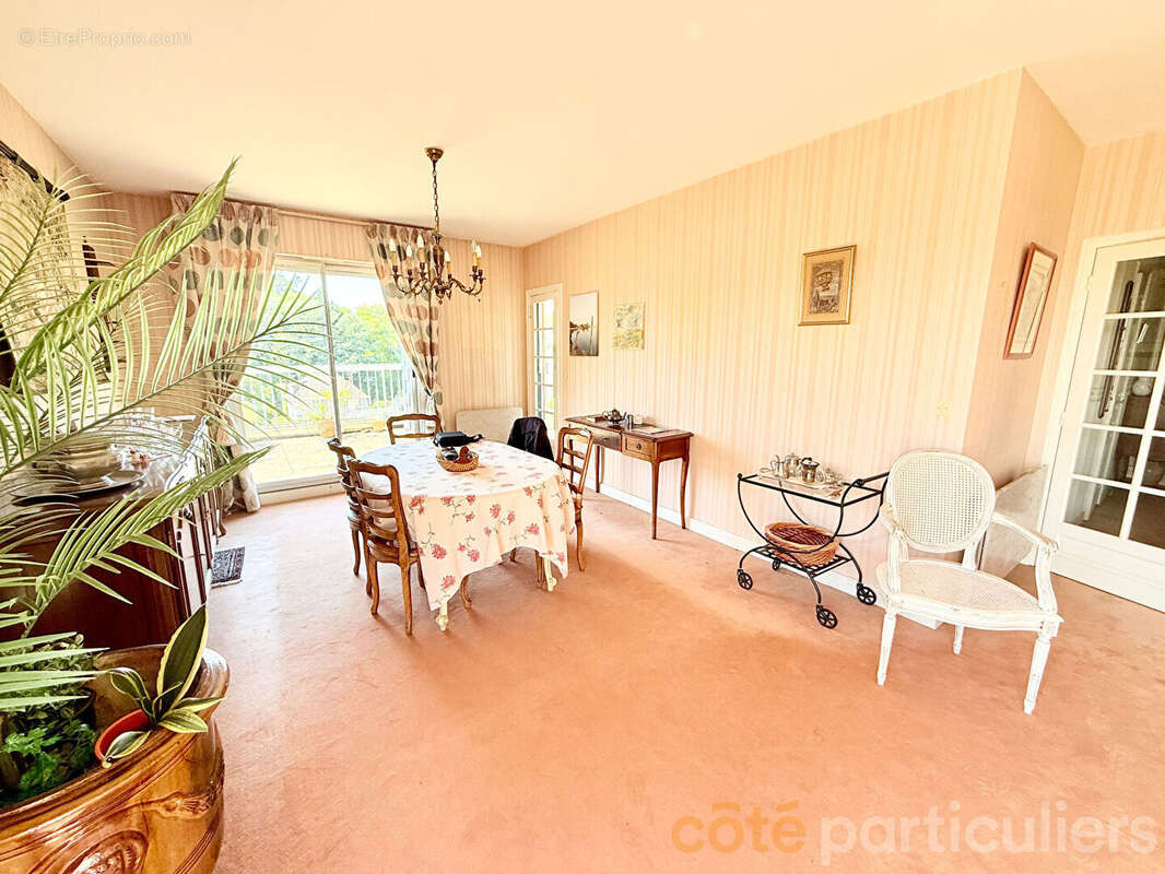 Appartement à SAINT-CYR-SUR-LOIRE