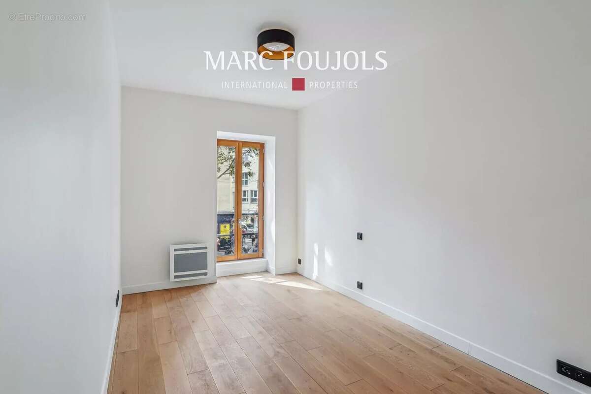 Appartement à PARIS-17E