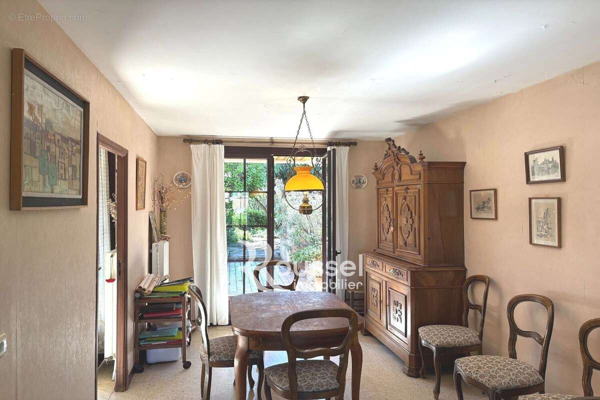 Maison à POUSSAN