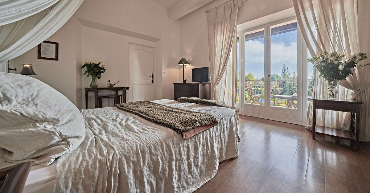 Maison à LA LONDE-LES-MAURES