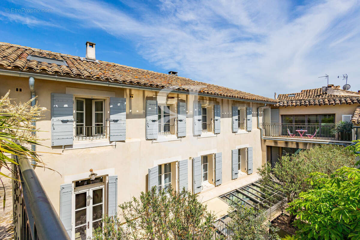 Maison à L'ISLE-SUR-LA-SORGUE