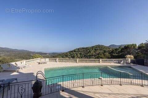 Maison à LES ADRETS-DE-L'ESTEREL