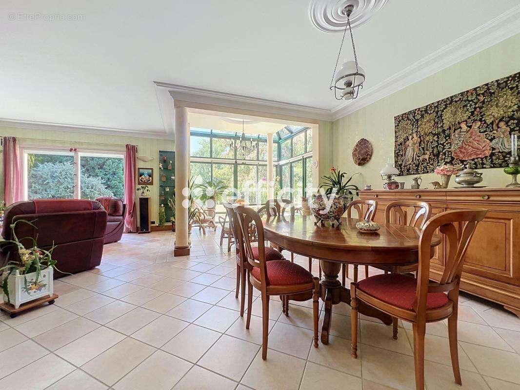 Maison 300 m² à Fondettes  - photo 4
