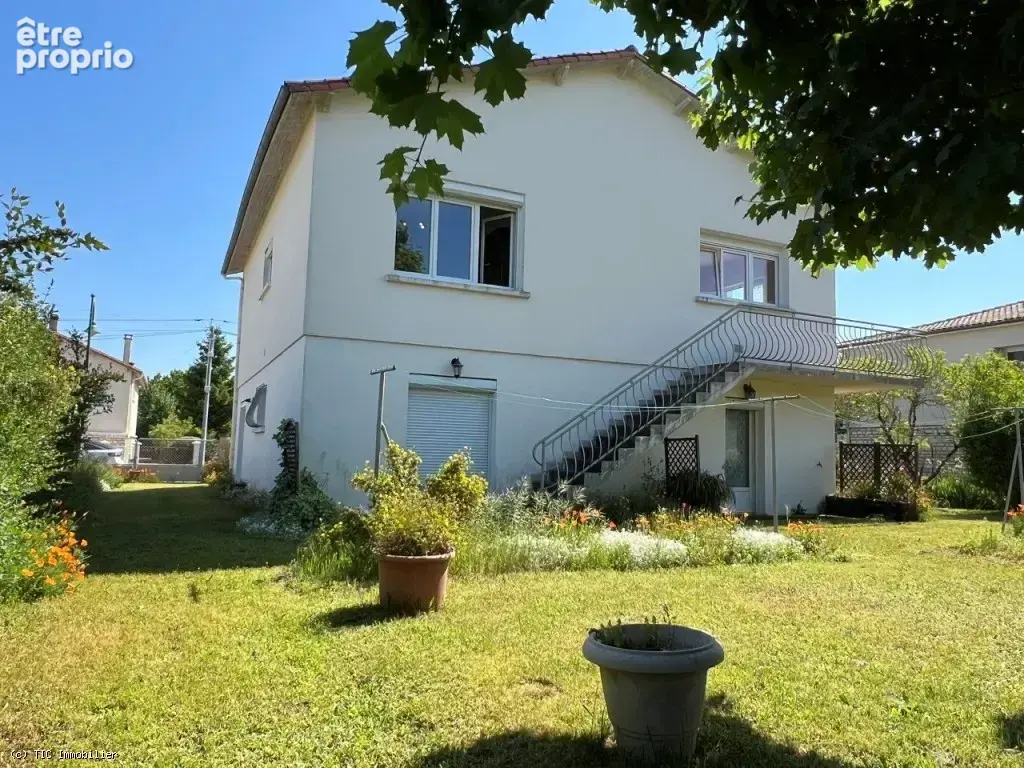 Ruffec – Pavillon Lumineux Avec Jardin Clos, 4 Chambres Et Garage - photo 2