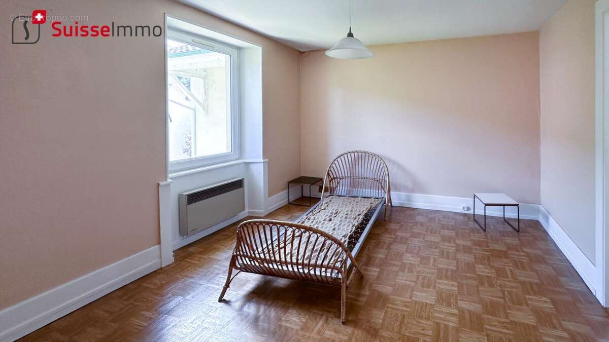 Maison à COLOMBIER-FONTAINE