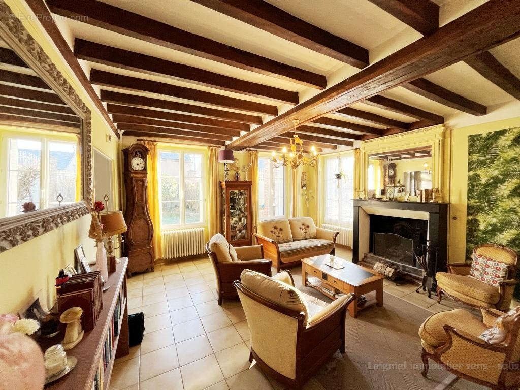 Propriété avec piscine et sa maison d'amis sur son jardin de 2250m2 - photo 5