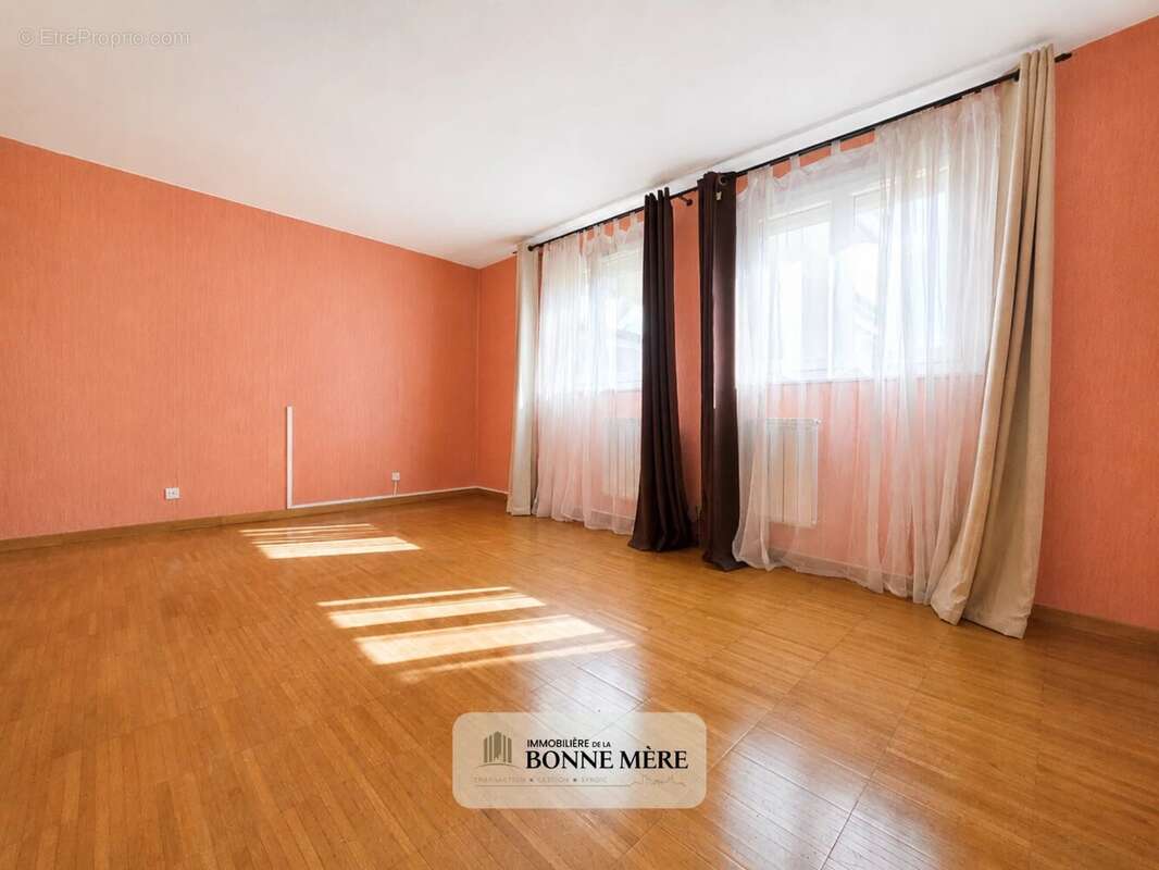 Appartement 90 m² à Marseille-11e  - photo 7