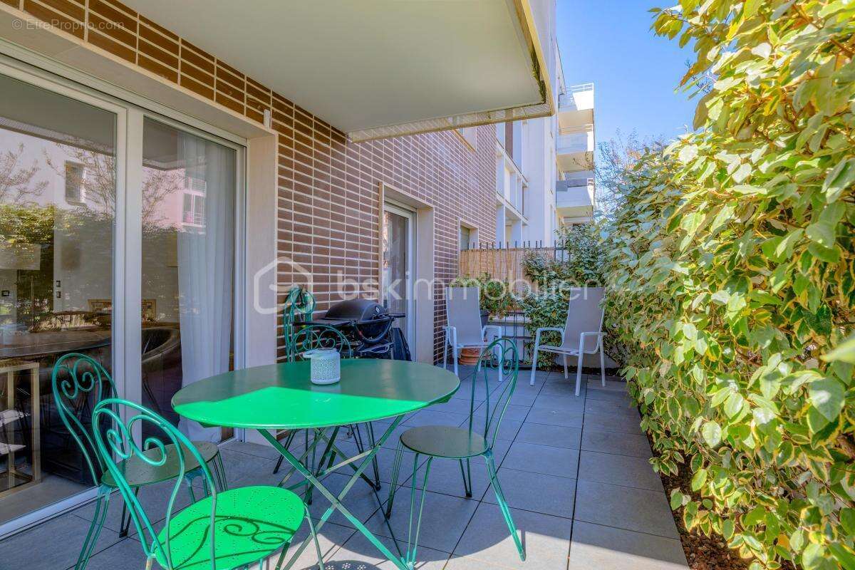 Appartement à MEYZIEU