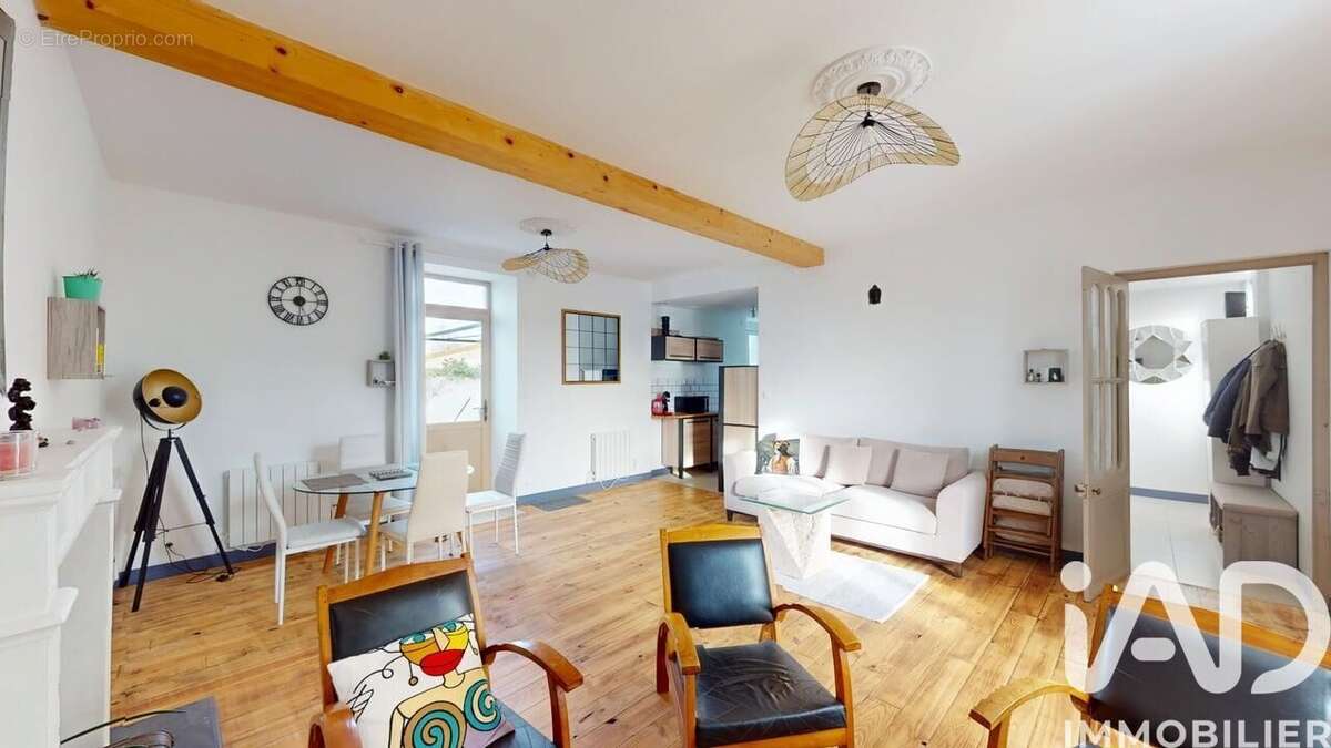 Photo 4 - Maison à VERINES