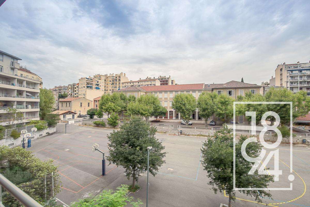 Appartement à MARSEILLE-5E