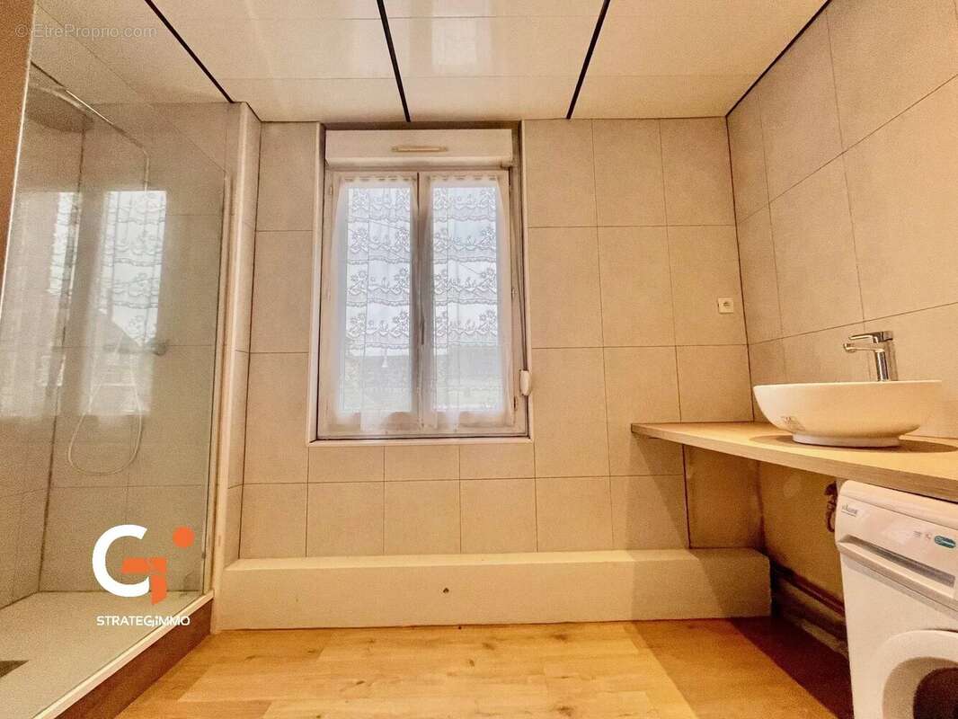 Maison à SAINT-ETIENNE-DU-ROUVRAY