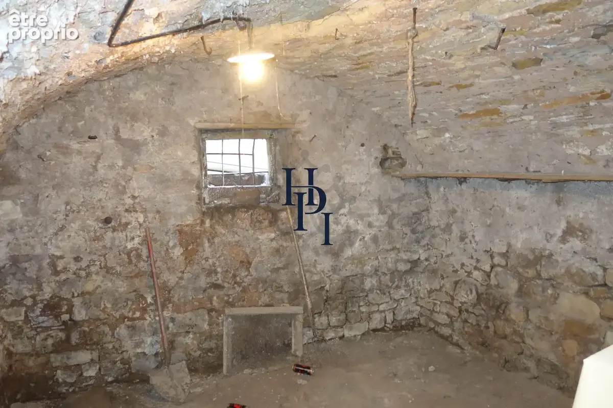 VENTE Appartement avec balcon, cave et grenier, centre-ville, Saint-Affrique - photo 11