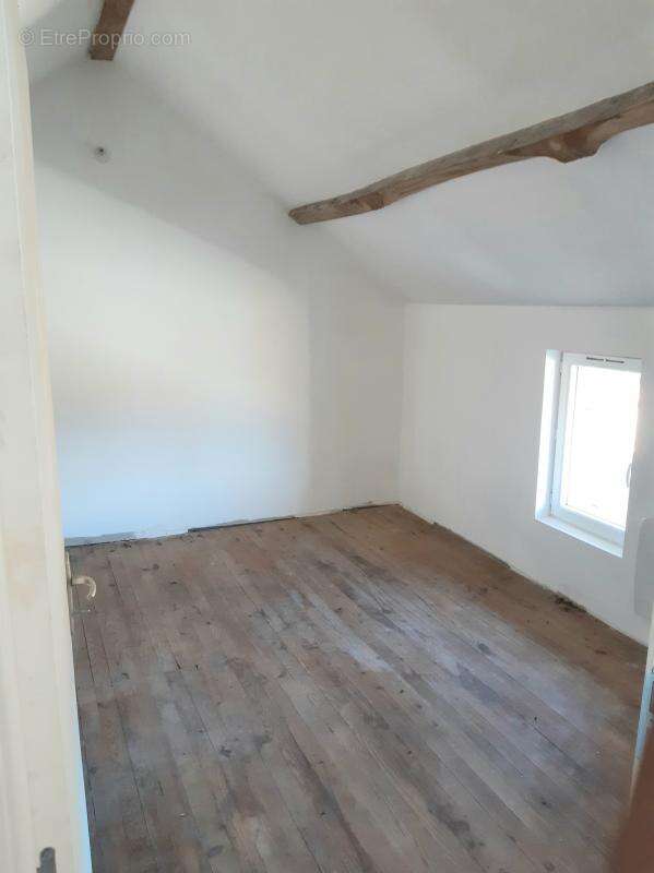 Maison 140 m² à Charnat  - photo 11
