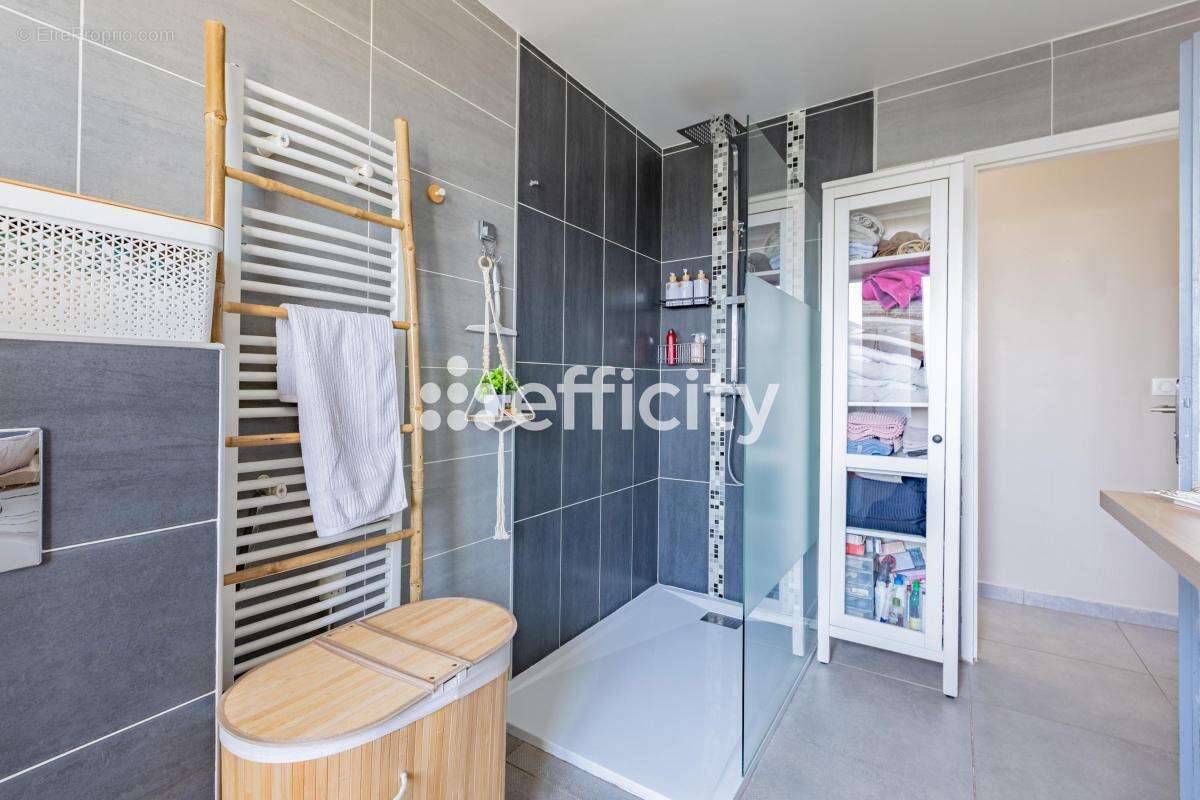 Maison à COURNONSEC