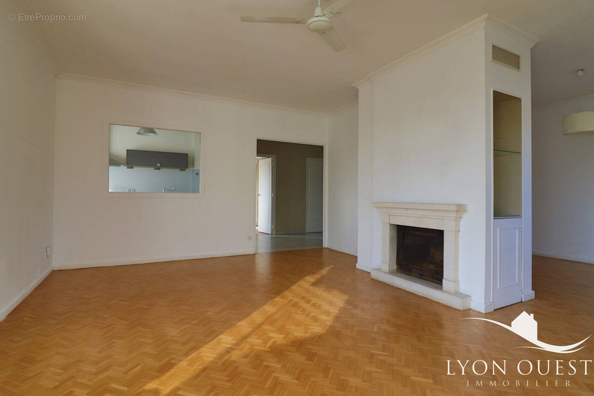 Appartement à CHARBONNIERES-LES-BAINS