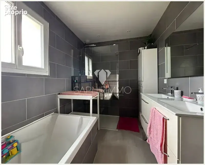 Maison d'habitation 6  pièces 170 m2 - quartier résidentiel de Malemort - photo 18