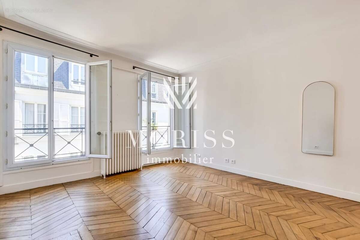 Appartement à PARIS-9E
