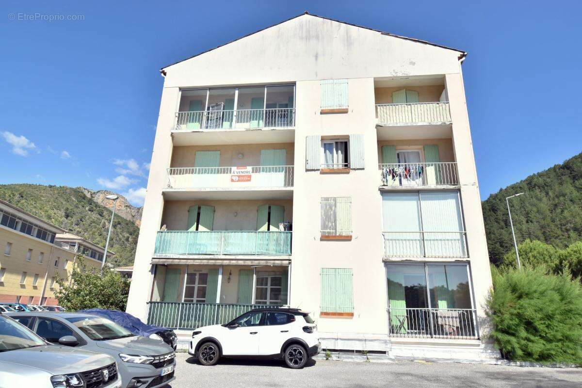 A vendre, Digne-les-Bains (04), Appartement T2 avec cave, balcon, ascenseur et parking privatif - photo 16