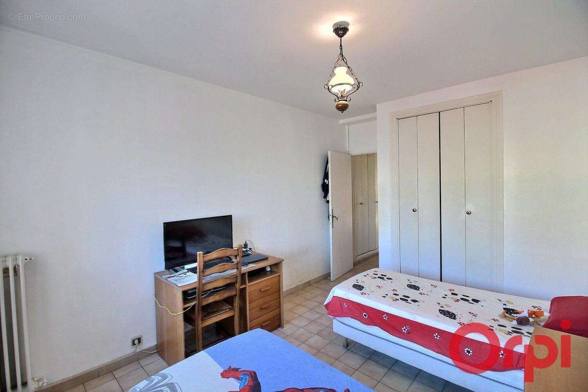 Appartement à MARSEILLE-3E