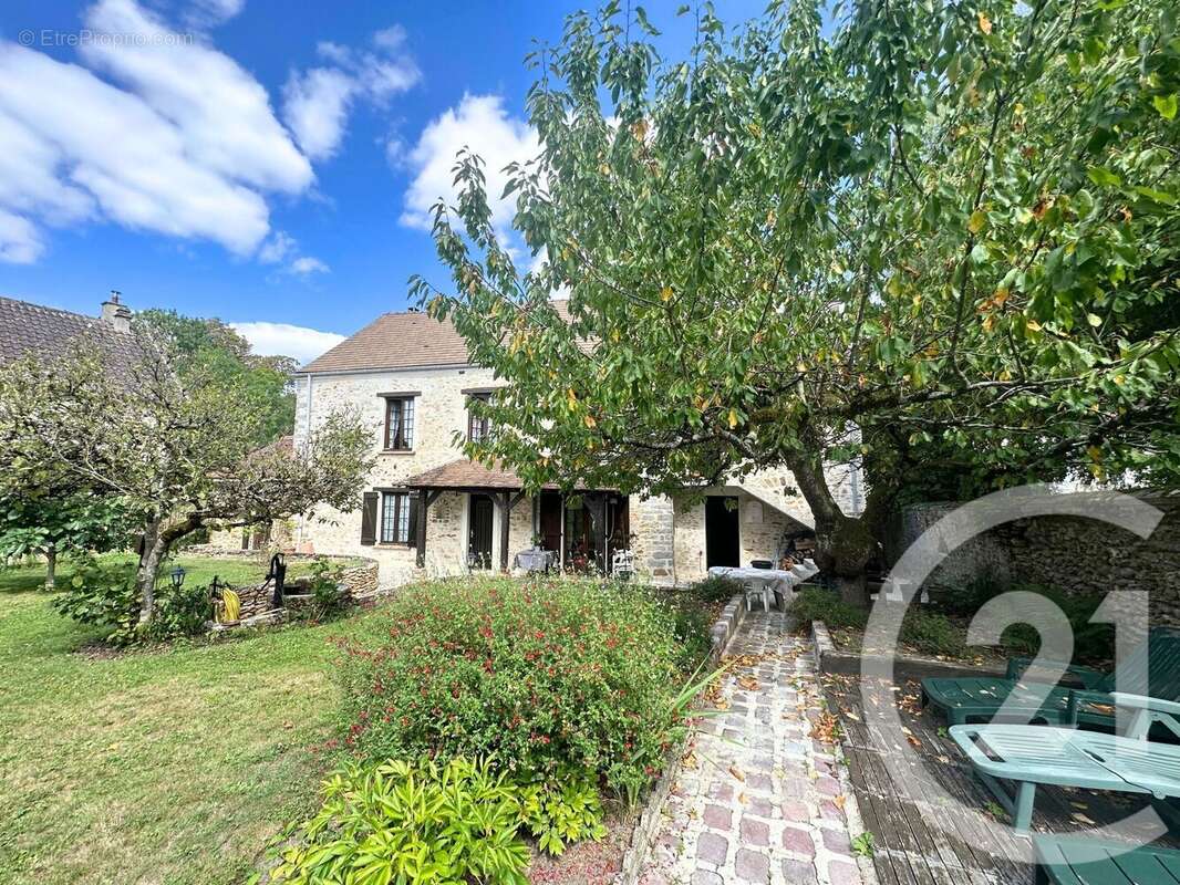 Maison 161 m² à La Chapelle-Gauthier  - photo 30