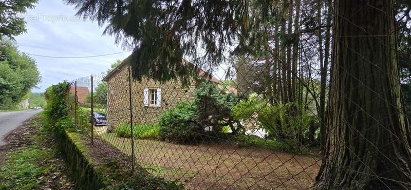 Maison à SAINT-LAURENT-LES-EGLISES