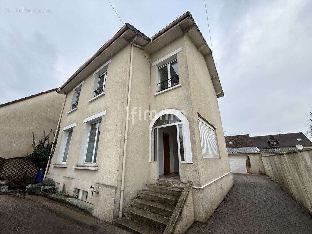 Appartement à TREMBLAY-EN-FRANCE
