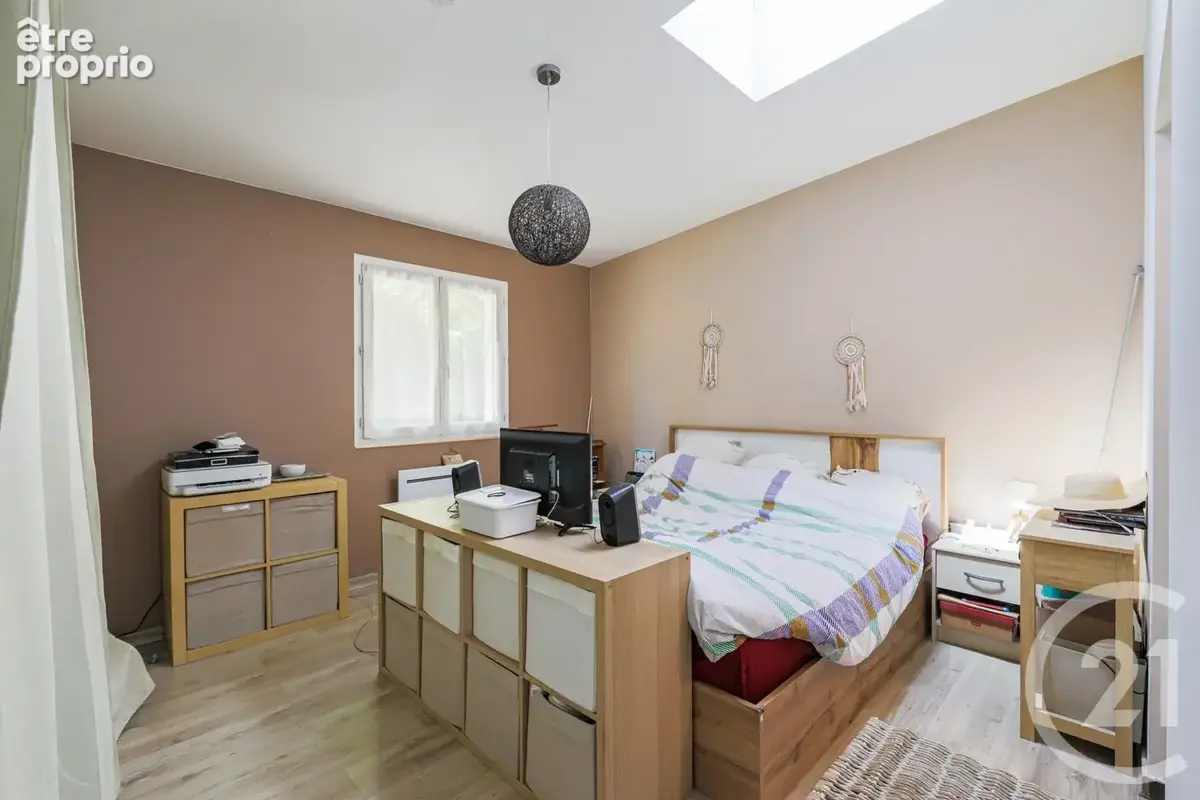 Appartement 83 m² à Fontaine  - photo 15