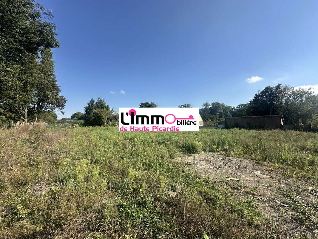 Terrain à LE QUESNEL