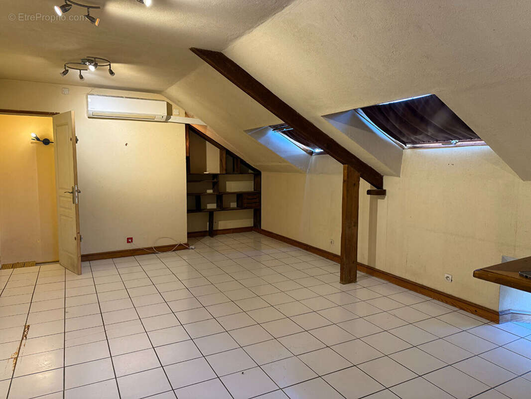 Appartement à SAINT-JEAN-BREVELAY