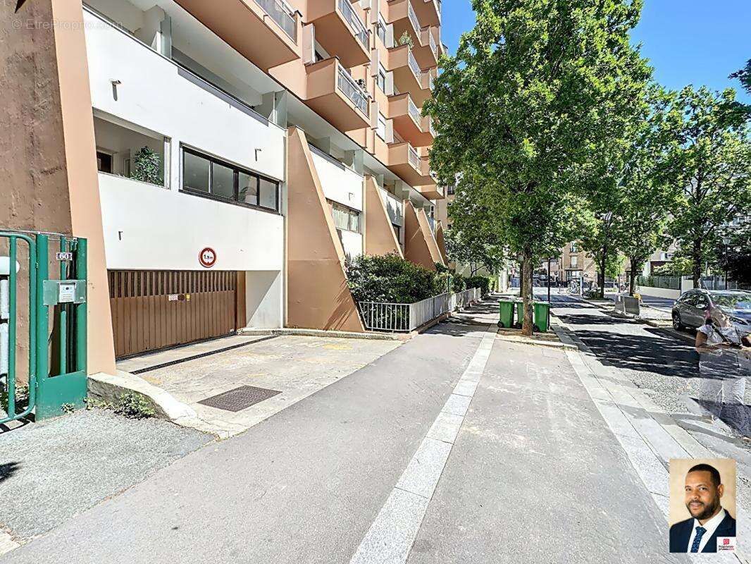 Parking à PARIS-13E