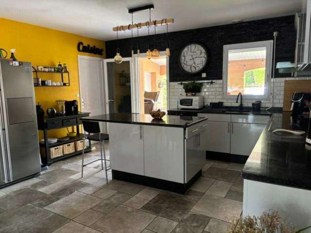 Maison à TERRASSON-LAVILLEDIEU