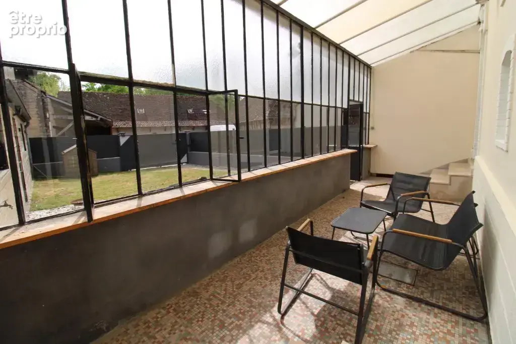 Maison de ville 165 m² – 4 chambres – dpe c – terrain clos + dépendance – proche commodités - photo 2