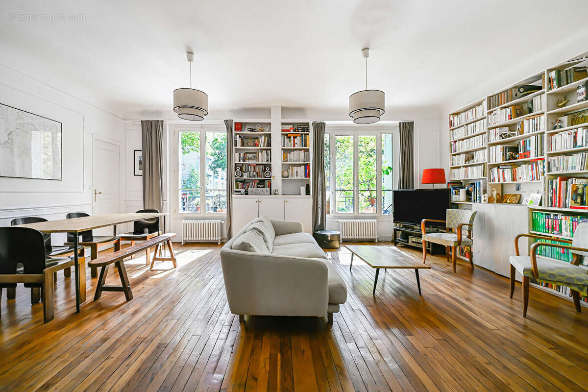 Appartement à PARIS-14E