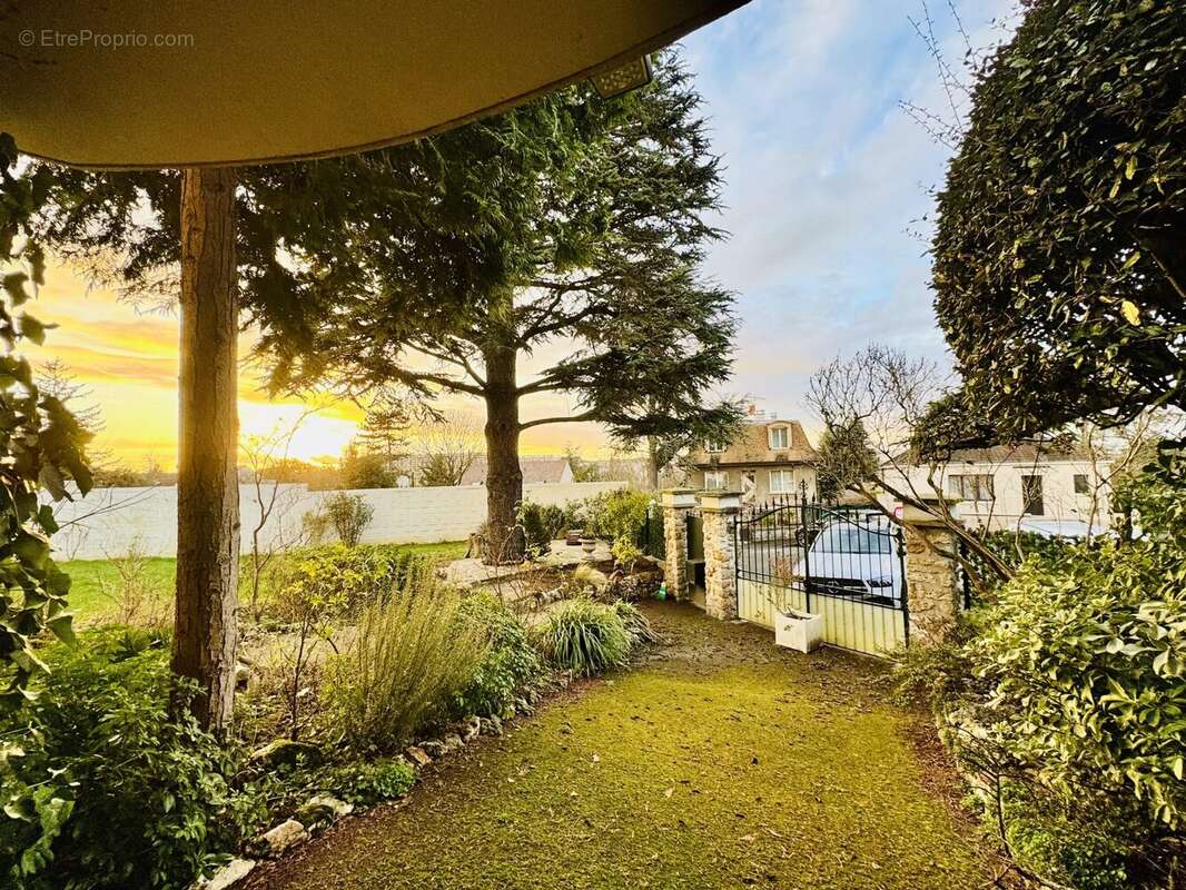 Maison à L'HAY-LES-ROSES