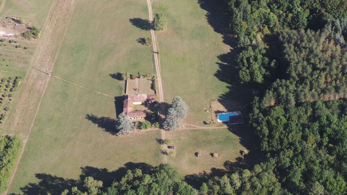 Maison à LE BUISSON-DE-CADOUIN