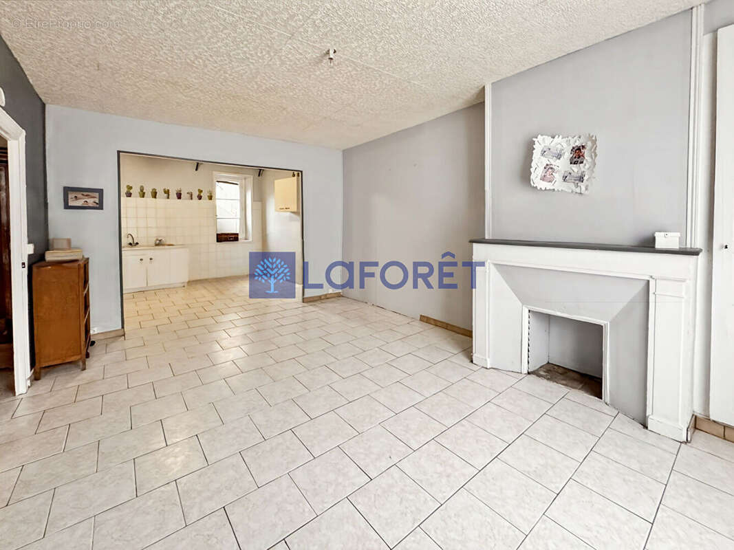 Cheillé Maison avec appartement de 165m²  et  garage - photo 10