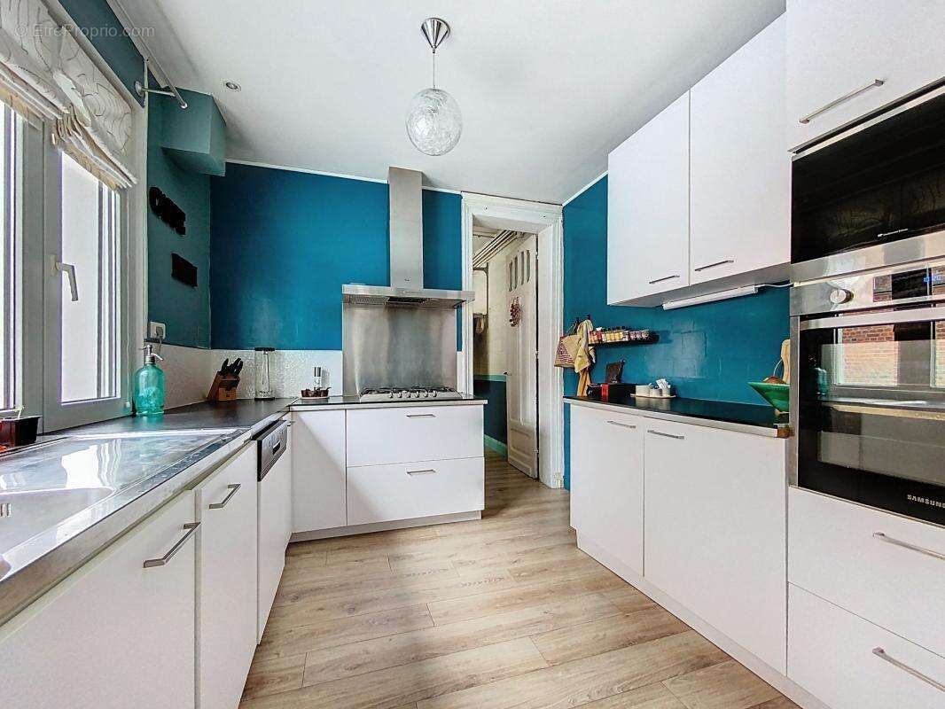 Maison à LA CHAPELLE-D'ARMENTIERES